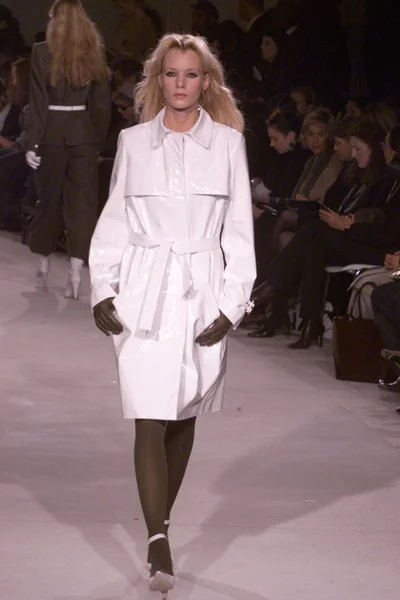 Look 15